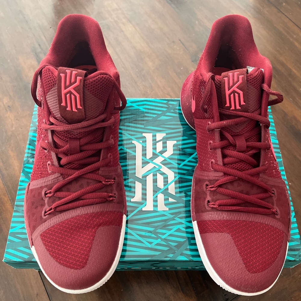 Nike Kyrie 3 size 10 men team red